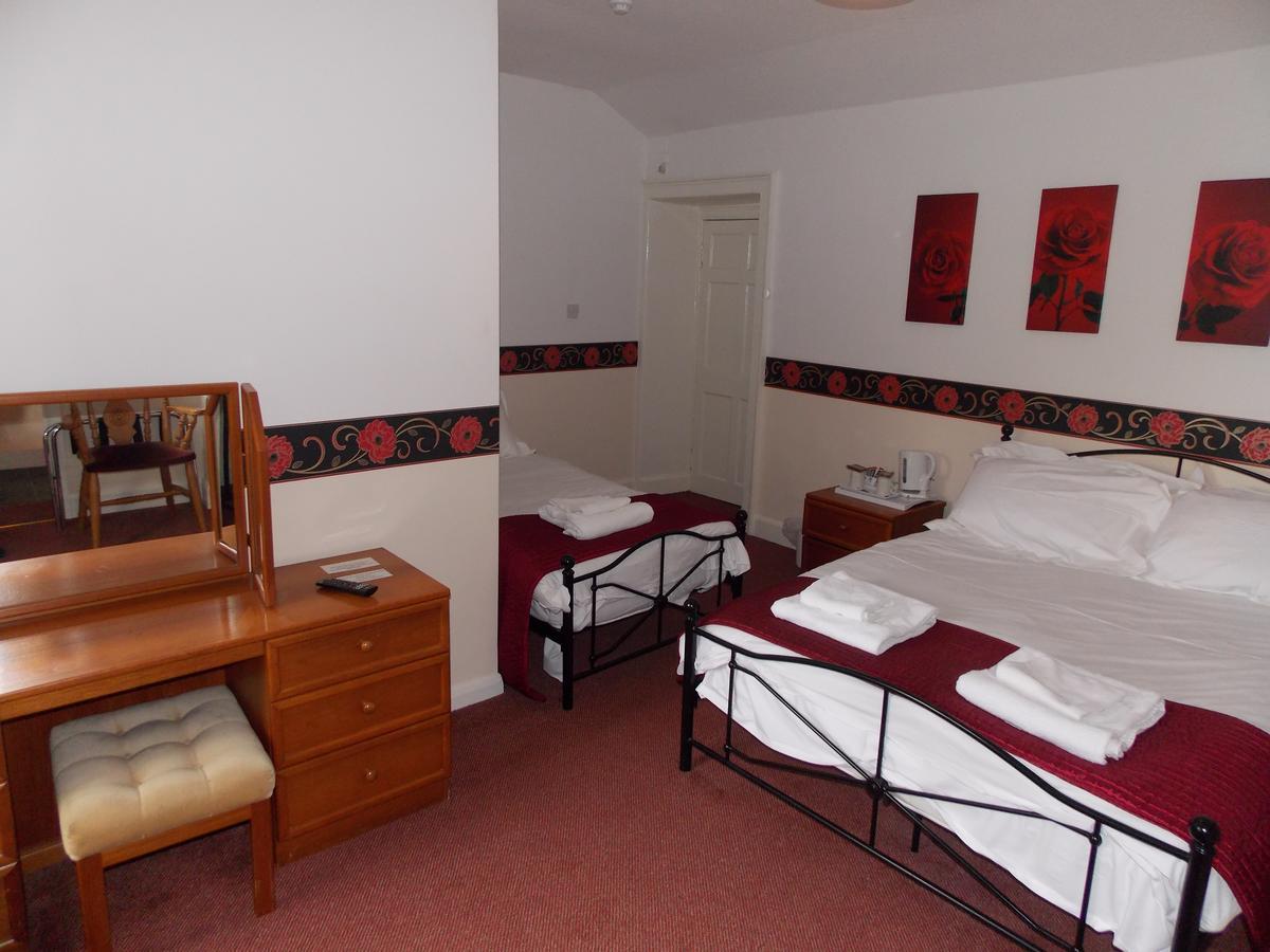 Cross Keys Hotel Canonbie Bagian luar foto