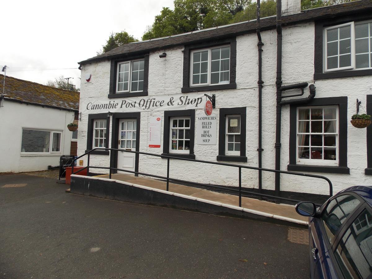 Cross Keys Hotel Canonbie Bagian luar foto
