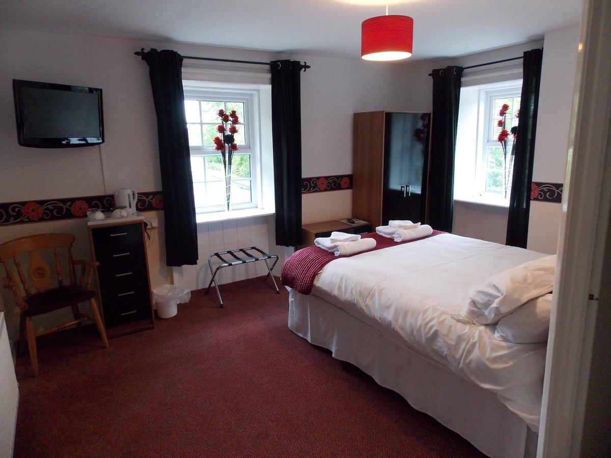 Cross Keys Hotel Canonbie Bagian luar foto