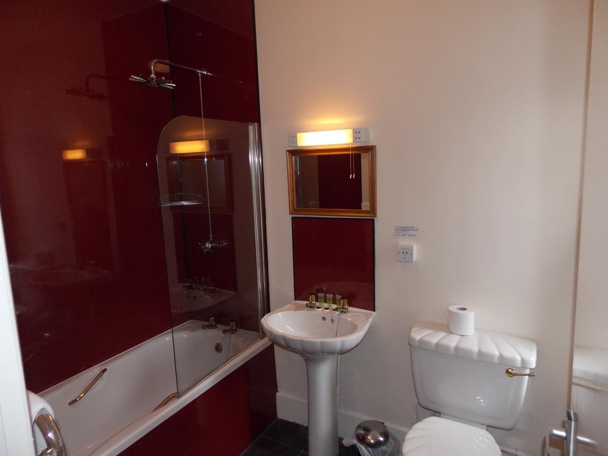 Cross Keys Hotel Canonbie Bagian luar foto