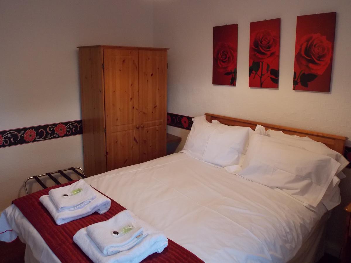 Cross Keys Hotel Canonbie Bagian luar foto