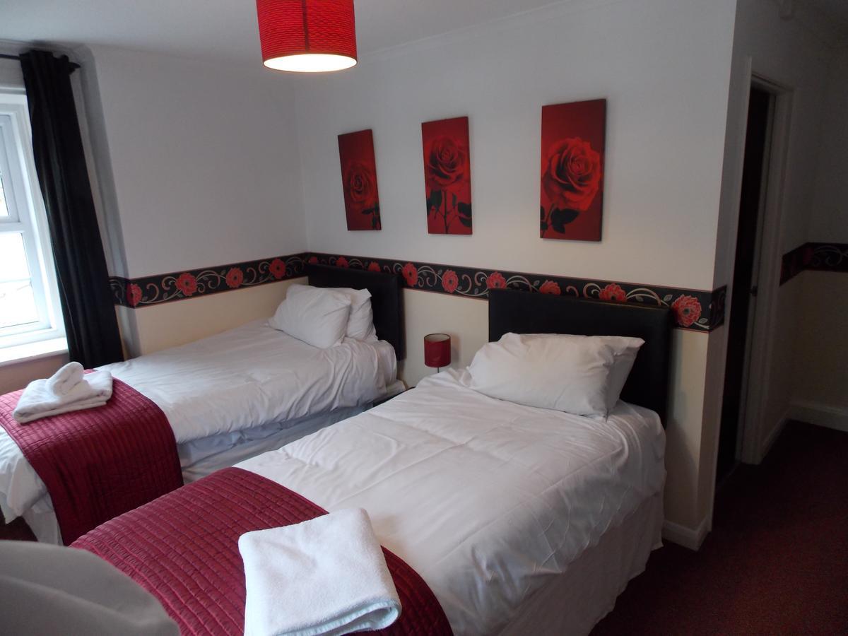 Cross Keys Hotel Canonbie Bagian luar foto